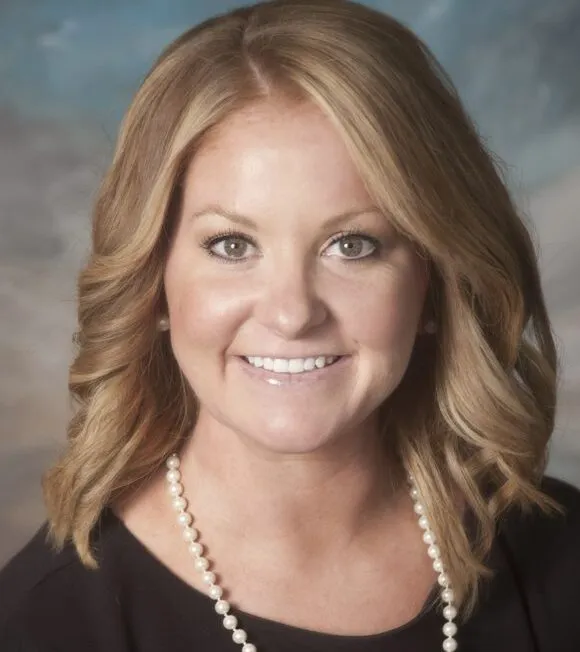 Courtney Siegel headshot