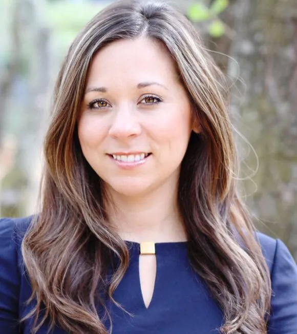 Crystal Robinson headshot